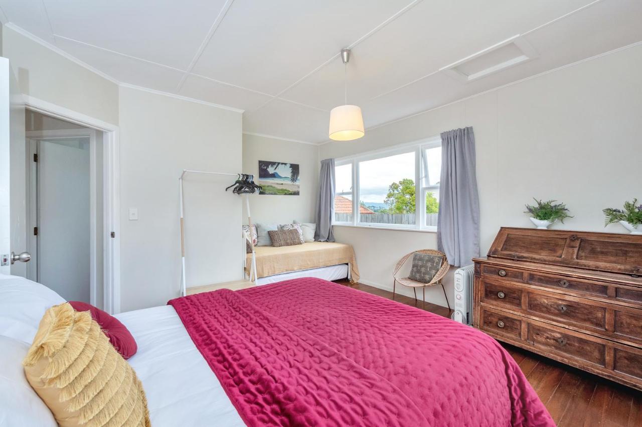 Sunny & Cozy Home Near Western Springs Auckland Exterior foto