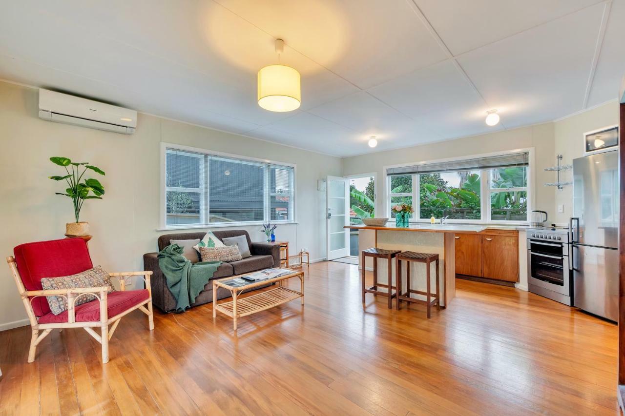 Sunny & Cozy Home Near Western Springs Auckland Exterior foto