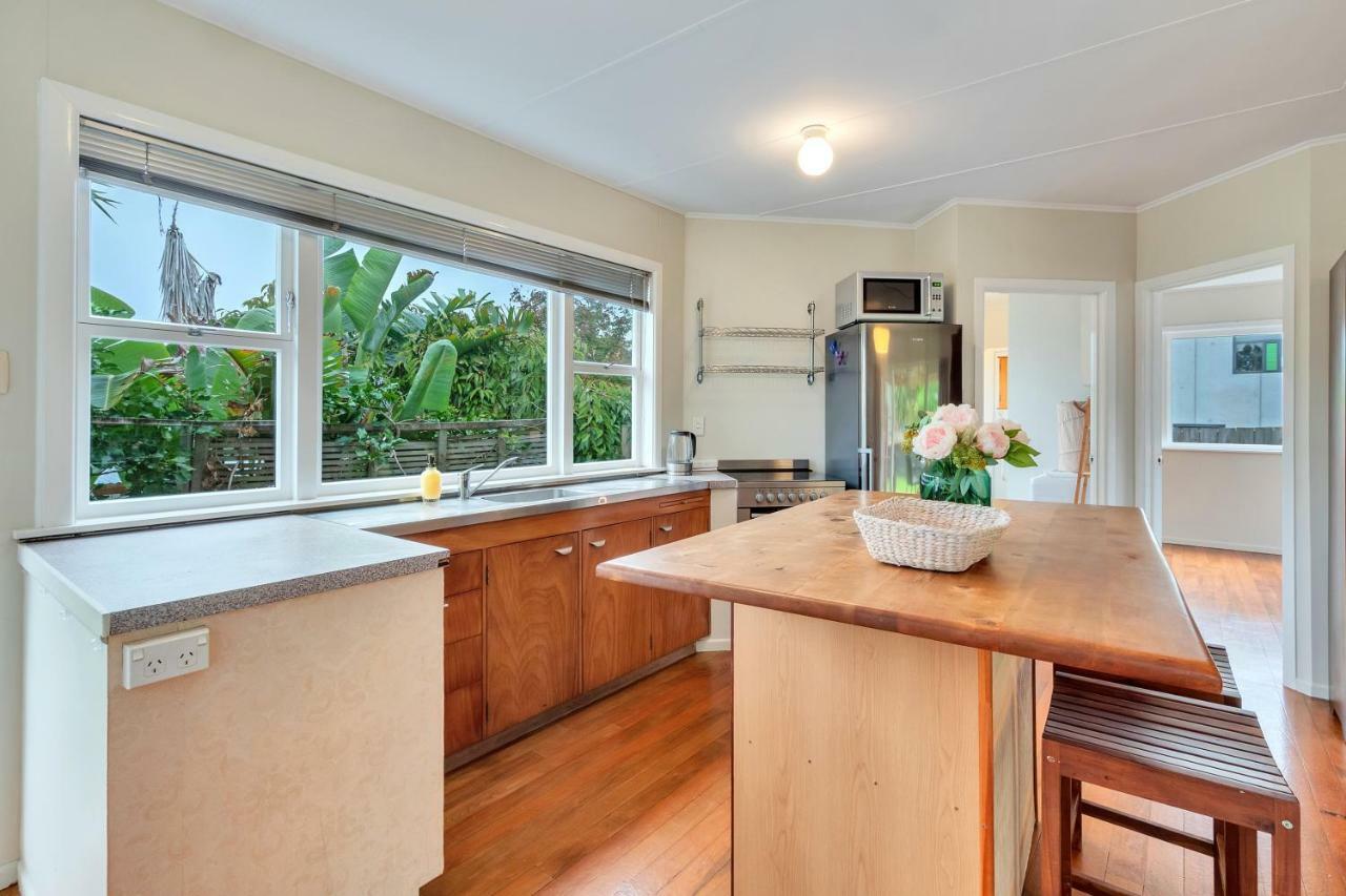 Sunny & Cozy Home Near Western Springs Auckland Exterior foto