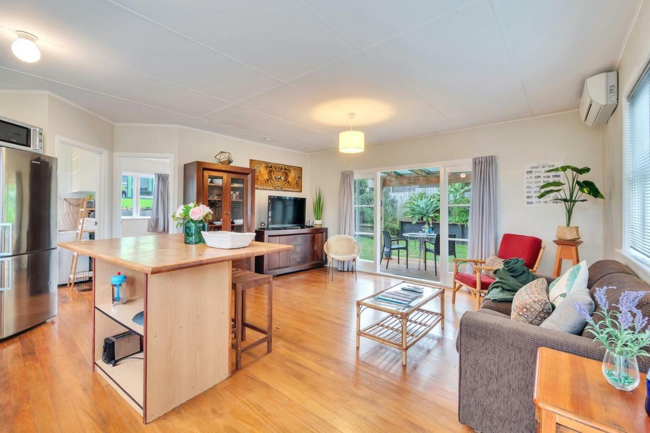 Sunny & Cozy Home Near Western Springs Auckland Exterior foto
