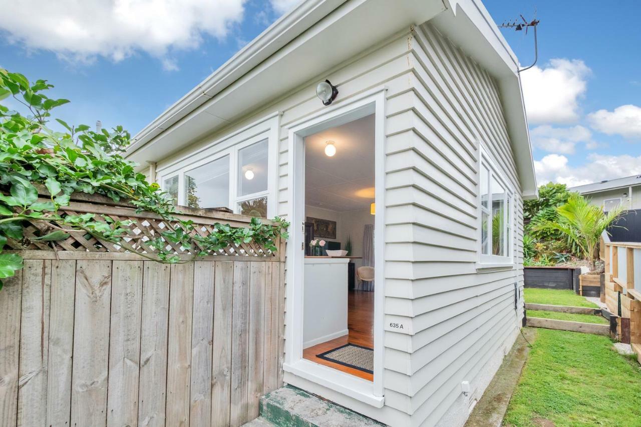 Sunny & Cozy Home Near Western Springs Auckland Exterior foto
