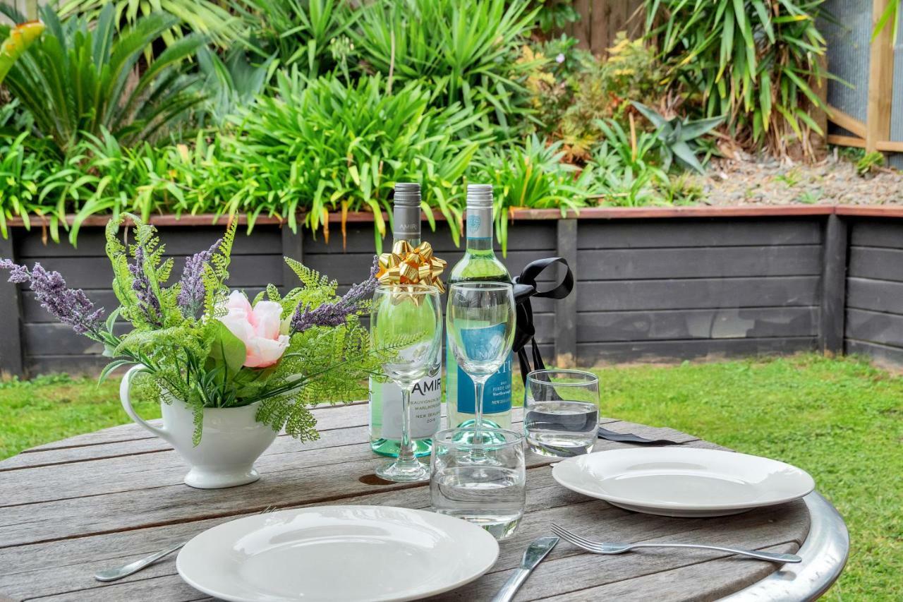 Sunny & Cozy Home Near Western Springs Auckland Exterior foto